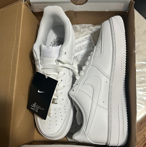 Nike Airforce 1 - Picture 2 of 2
